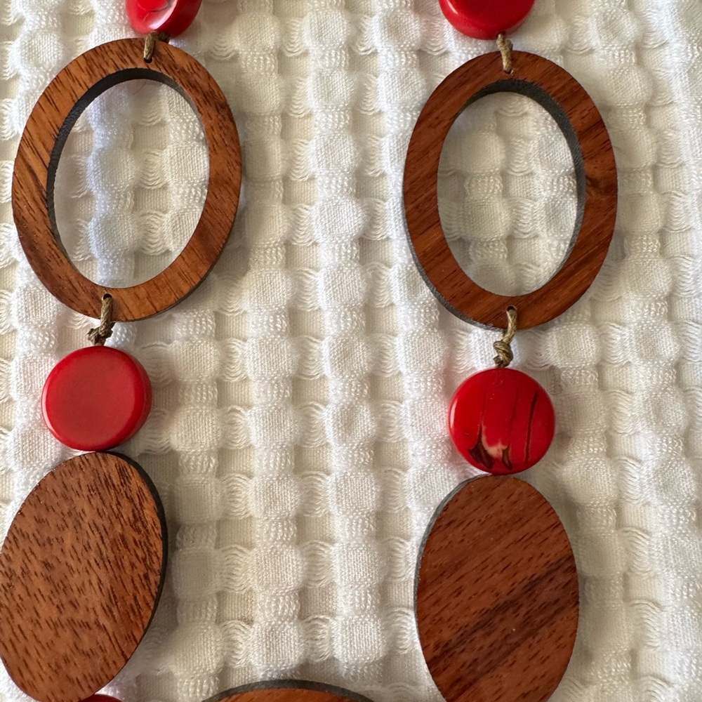 Red and Brown Beaded Necklace - Picture 5 of 9